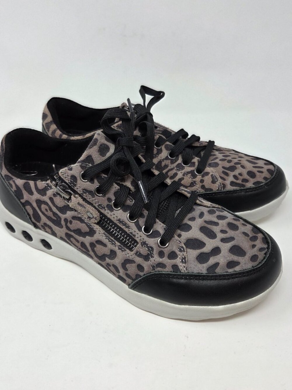 Therafit Brooke Black/Gray Suede Leopard Print Sport Casual Shoe, 7.5/8 US